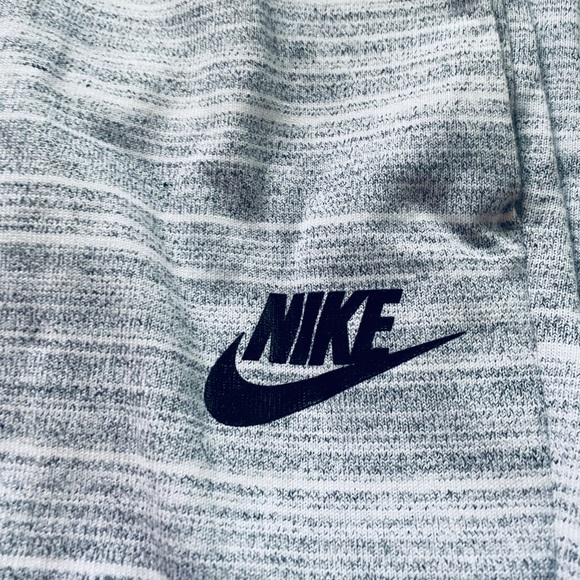 n i k e  j o g g e r s - Picture 6 of 8